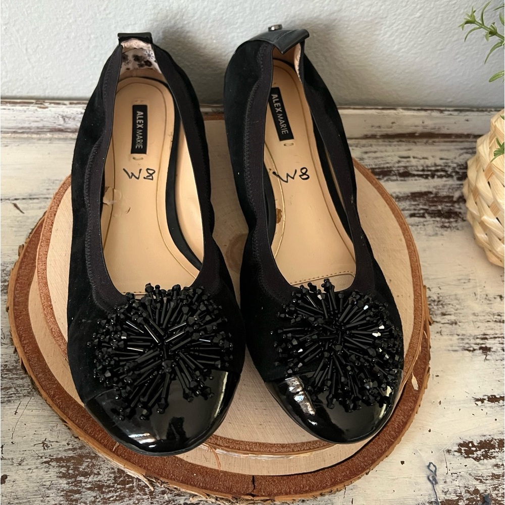 ✨SOLD✨ Alex Marie Shoes Black Leather Ballet Flats Size 8 Beaded Pom Pom - Picture 1 of 9